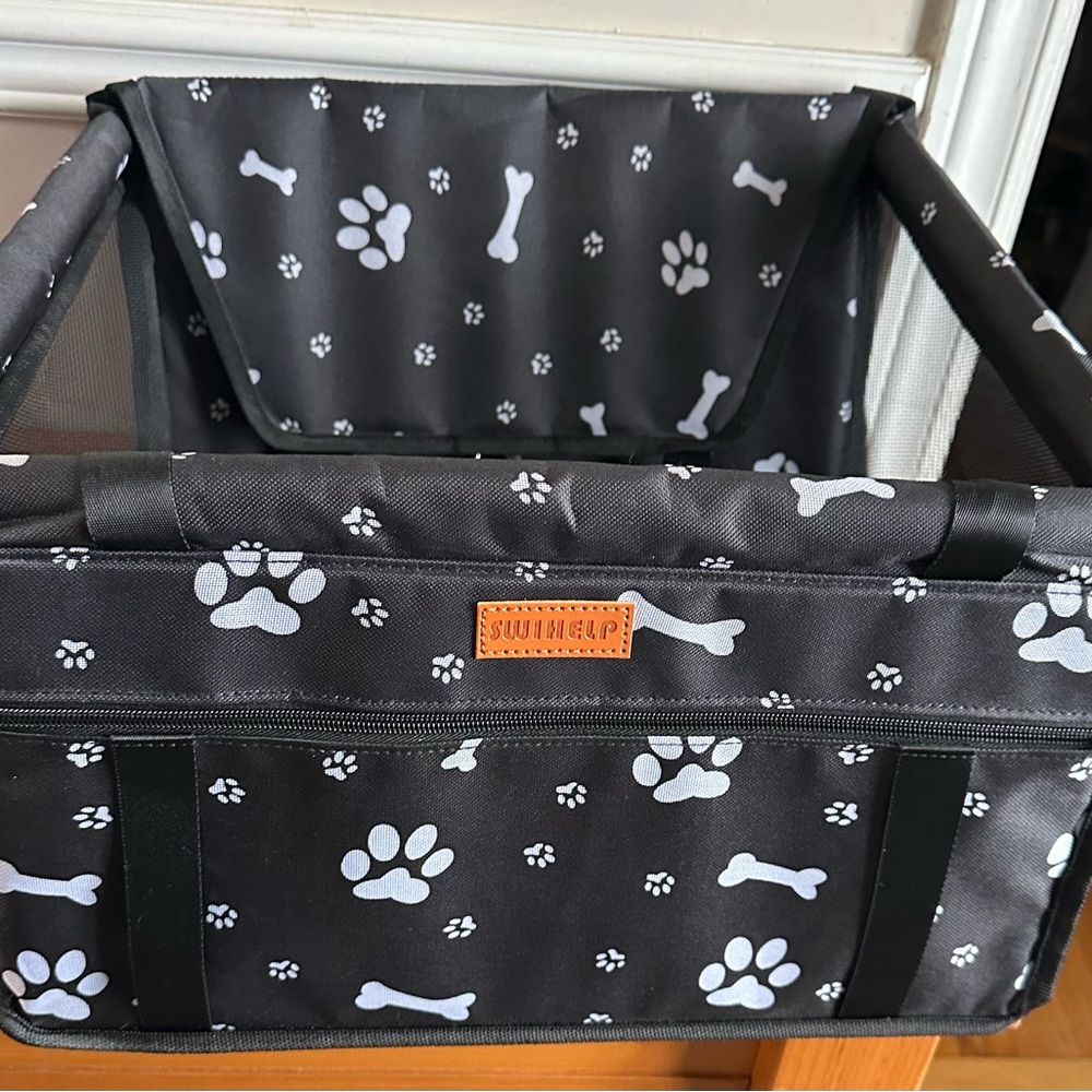 Black Dog Car Seat
